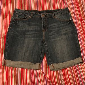 Bermuda Jean Shorts Size 14 Faded Glory